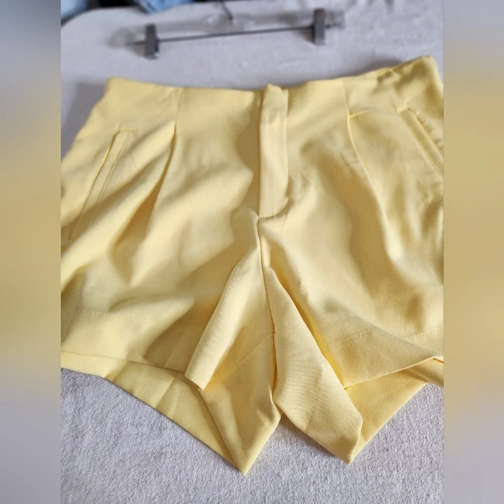 A New Day Yellow Midi 4